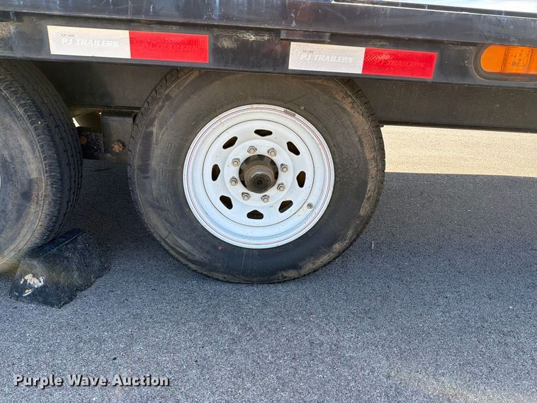 image for item FT6402 2020 PJ Trailer Manufacturer Deckover F8242 flatbed trailer