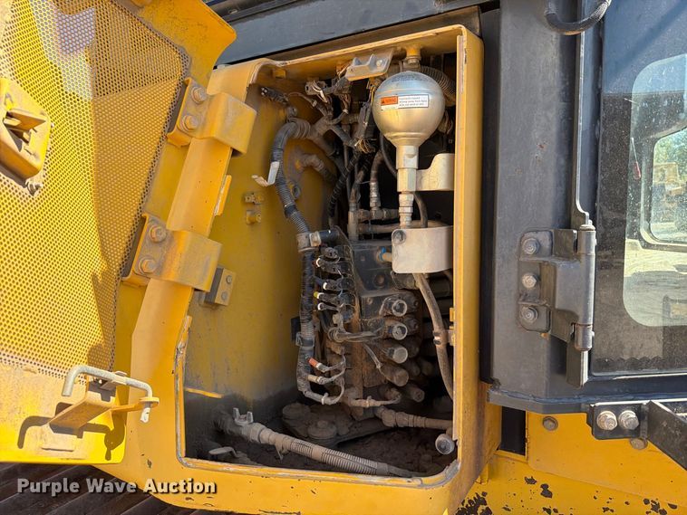 image for item FT6476 2013 Komatsu D61PX-23 dozer