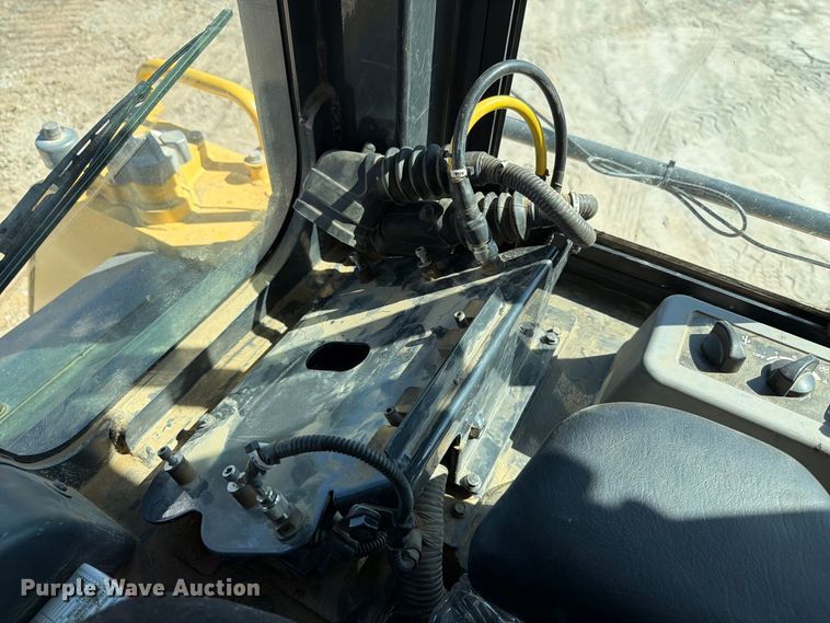 image for item FT6476 2013 Komatsu D61PX-23 dozer