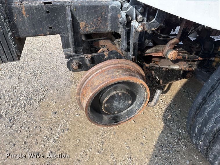 image for item FT6482 2000 Sterling L7500 grapple truck