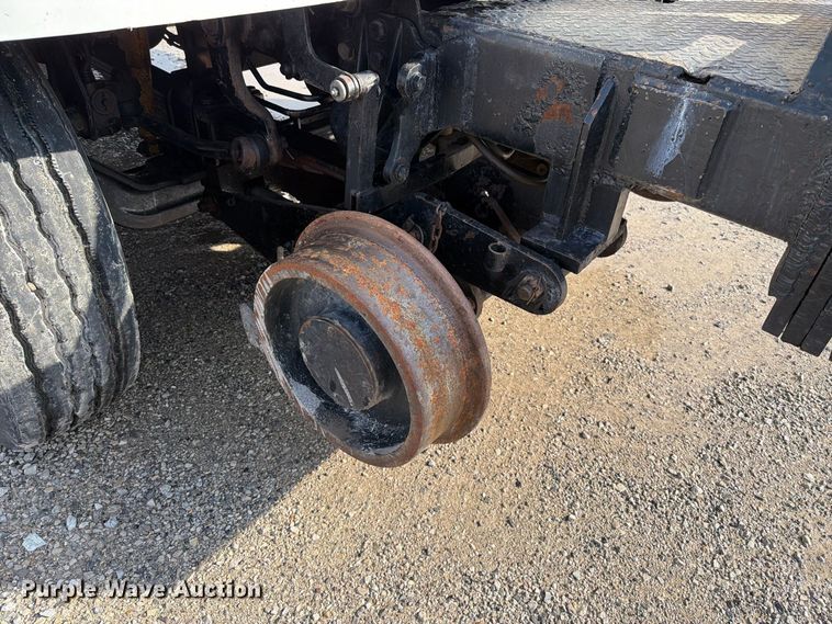 image for item FT6482 2000 Sterling L7500 grapple truck