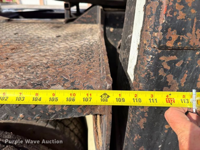 image for item FT6482 2000 Sterling L7500 grapple truck