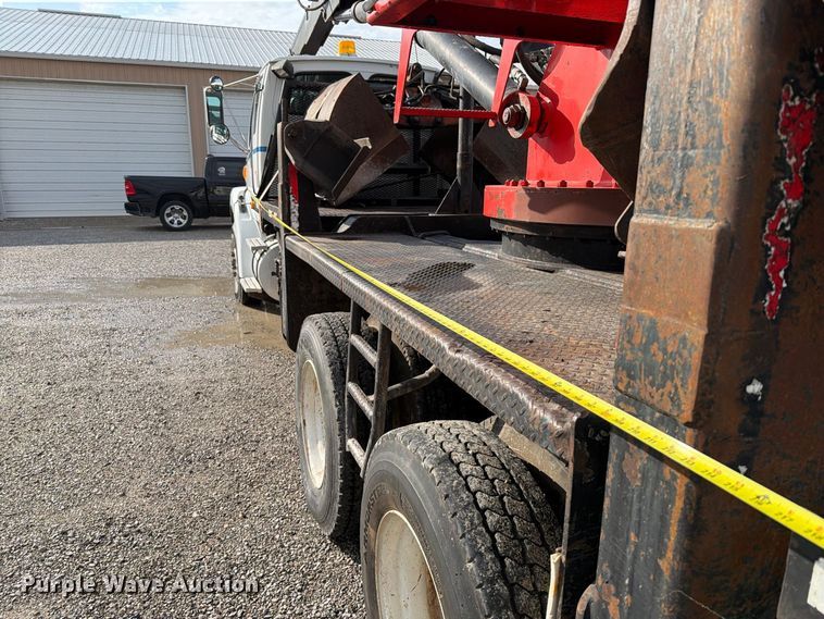 image for item FT6482 2000 Sterling L7500 grapple truck