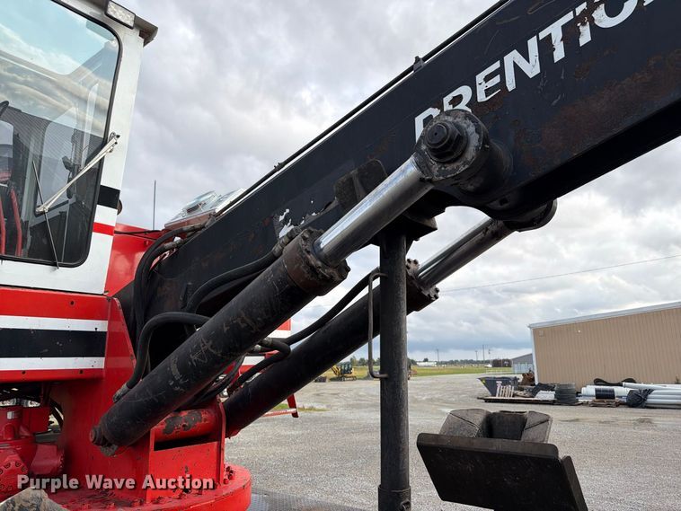 image for item FT6482 2000 Sterling L7500 grapple truck