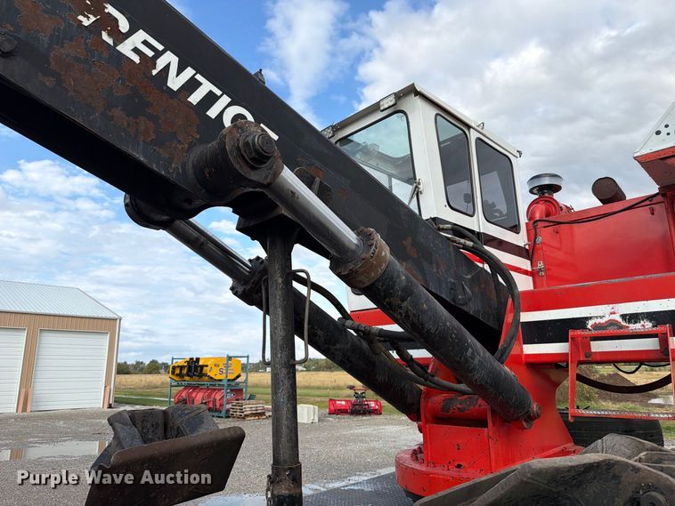 image for item FT6482 2000 Sterling L7500 grapple truck