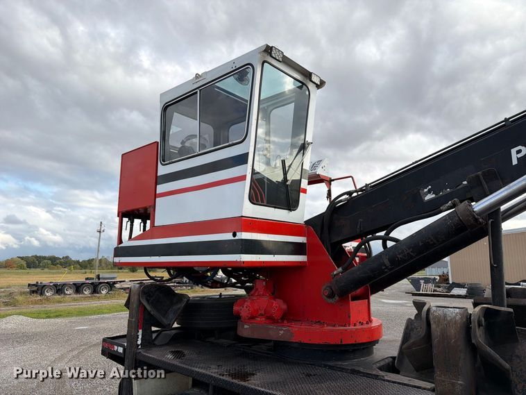 image for item FT6482 2000 Sterling L7500 grapple truck