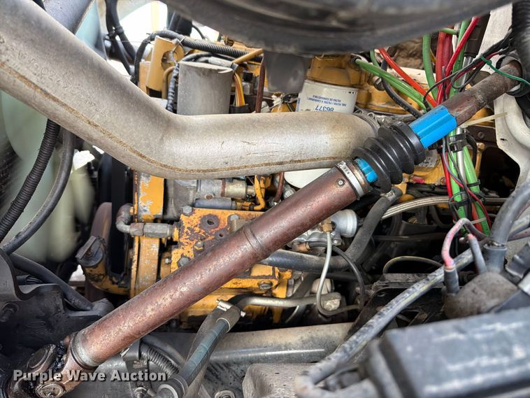 image for item FT6482 2000 Sterling L7500 grapple truck