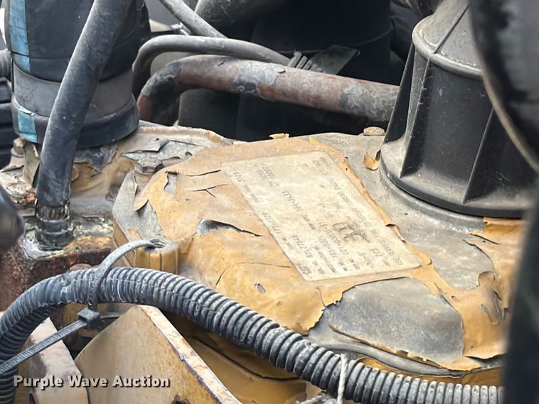 image for item FT6482 2000 Sterling L7500 grapple truck