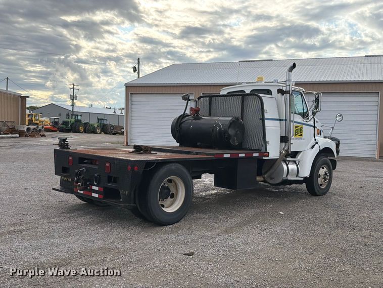 image for item FT6483 2000 Sterling Truck L7500 Series flatbed truck
