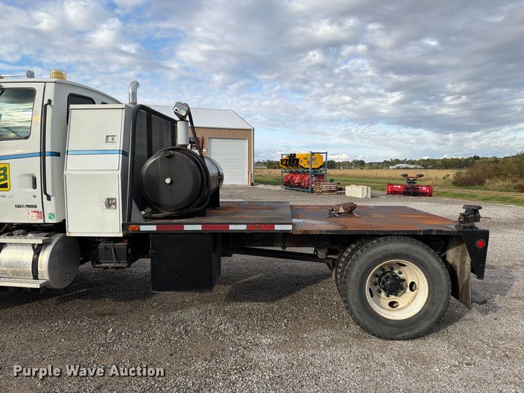 image for item FT6483 2000 Sterling Truck L7500 Series flatbed truck