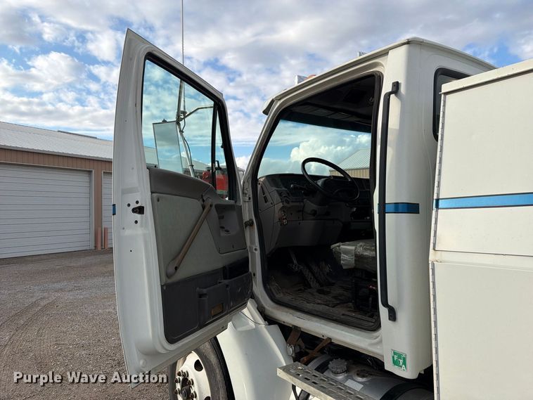 image for item FT6483 2000 Sterling Truck L7500 Series flatbed truck