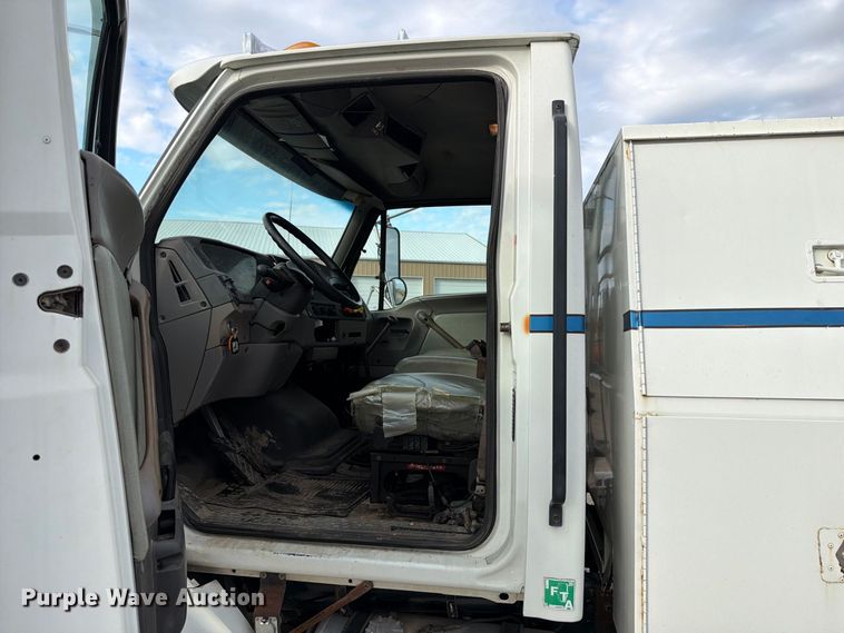 image for item FT6483 2000 Sterling Truck L7500 Series flatbed truck