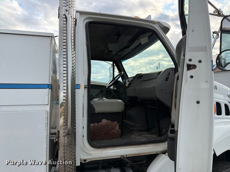 image for item FT6483 2000 Sterling Truck L7500 Series flatbed truck