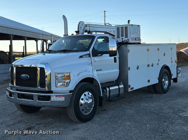 image for item FT6489 2019 Ford F750 Super Duty utility / service truck