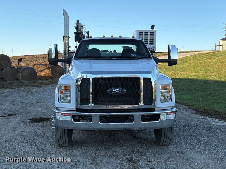 image for item FT6489 2019 Ford F750 Super Duty utility / service truck