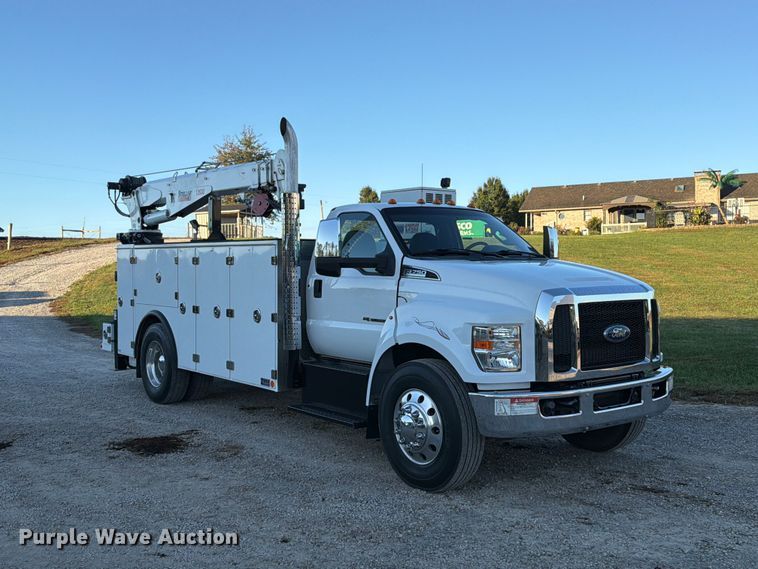 image for item FT6489 2019 Ford F750 Super Duty utility / service truck