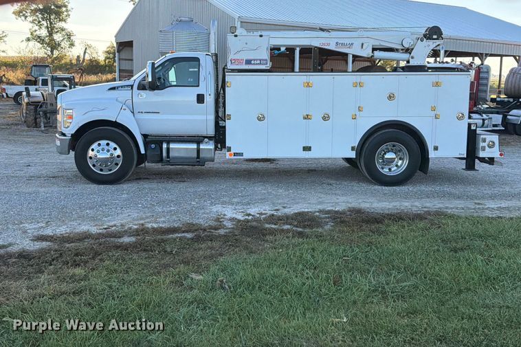 image for item FT6489 2019 Ford F750 Super Duty utility / service truck