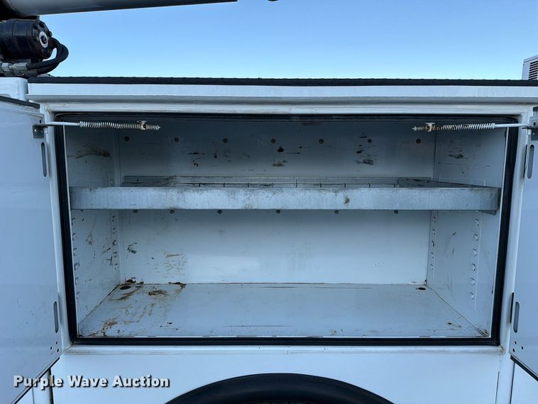 image for item FT6489 2019 Ford F750 Super Duty utility / service truck