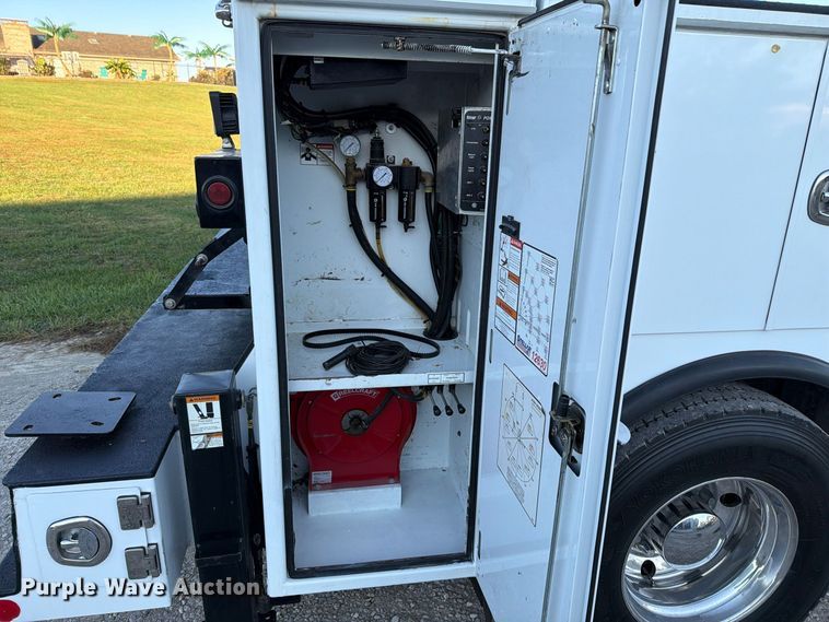 image for item FT6489 2019 Ford F750 Super Duty utility / service truck