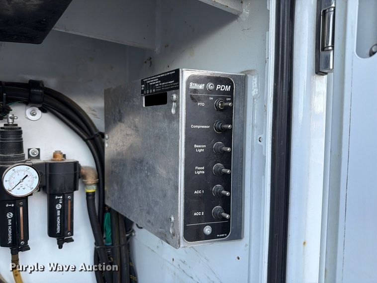 image for item FT6489 2019 Ford F750 Super Duty utility / service truck