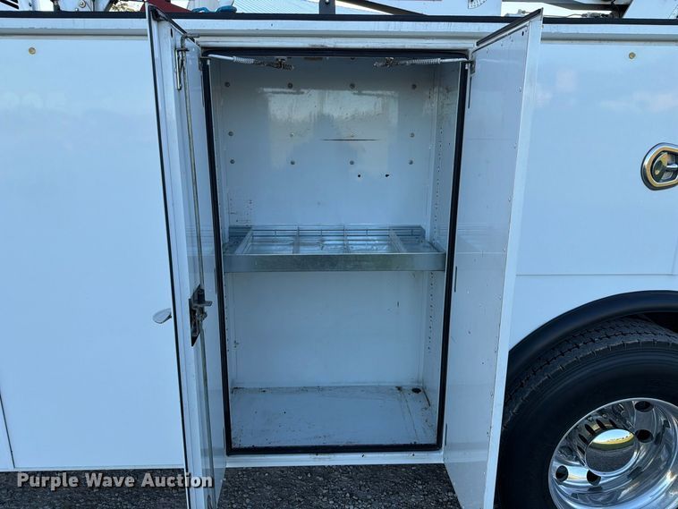 image for item FT6489 2019 Ford F750 Super Duty utility / service truck