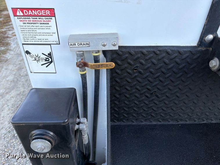 image for item FT6489 2019 Ford F750 Super Duty utility / service truck