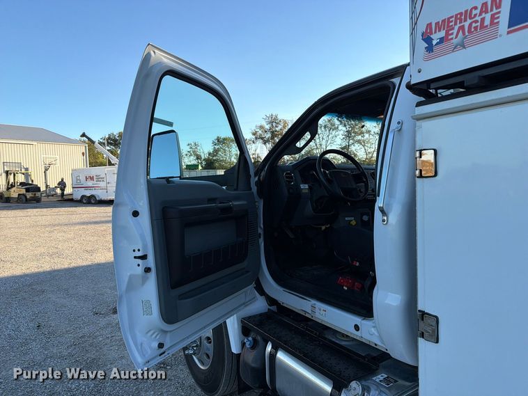 image for item FT6489 2019 Ford F750 Super Duty utility / service truck