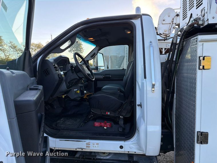 image for item FT6489 2019 Ford F750 Super Duty utility / service truck