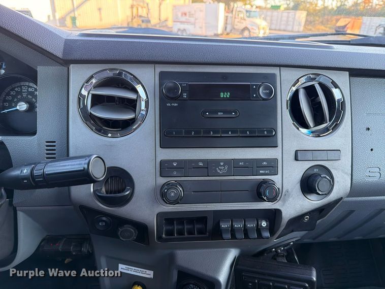 image for item FT6489 2019 Ford F750 Super Duty utility / service truck