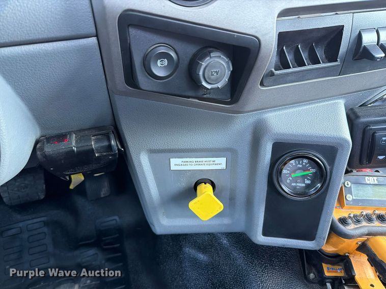image for item FT6489 2019 Ford F750 Super Duty utility / service truck