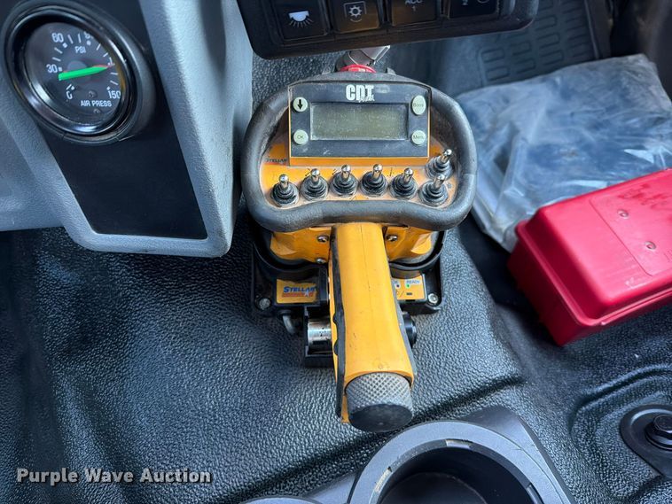 image for item FT6489 2019 Ford F750 Super Duty utility / service truck