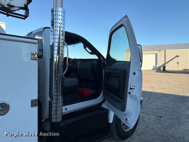 image for item FT6489 2019 Ford F750 Super Duty utility / service truck