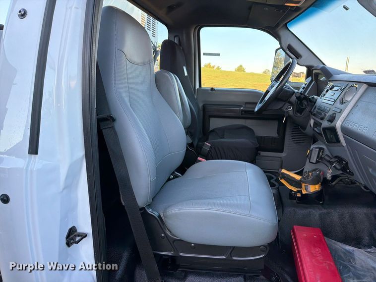 image for item FT6489 2019 Ford F750 Super Duty utility / service truck