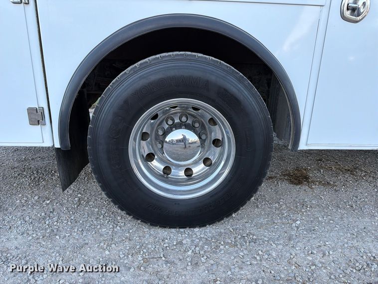 image for item FT6489 2019 Ford F750 Super Duty utility / service truck