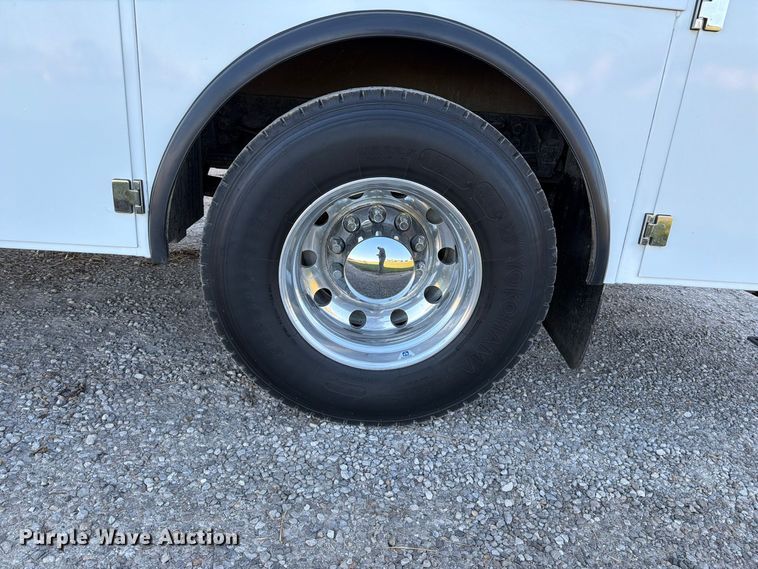 image for item FT6489 2019 Ford F750 Super Duty utility / service truck