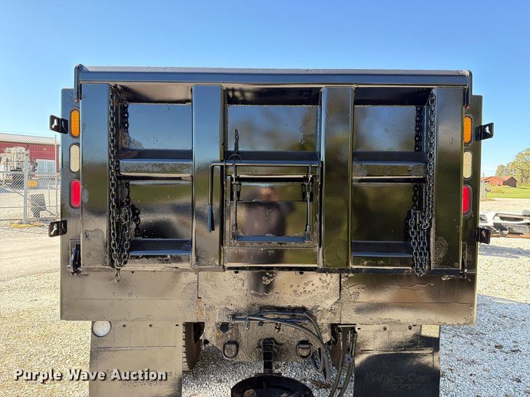 image for item FT6490 2014 International WorkStar 7400 spreader truck