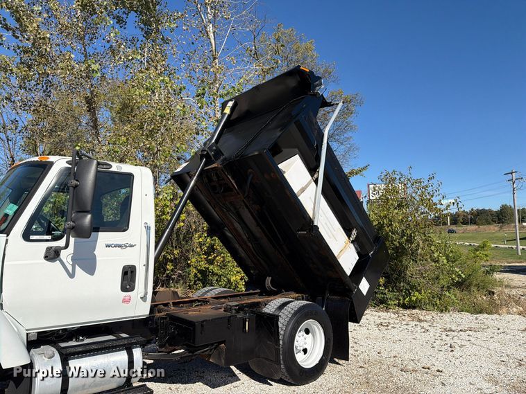 image for item FT6490 2014 International WorkStar 7400 spreader truck