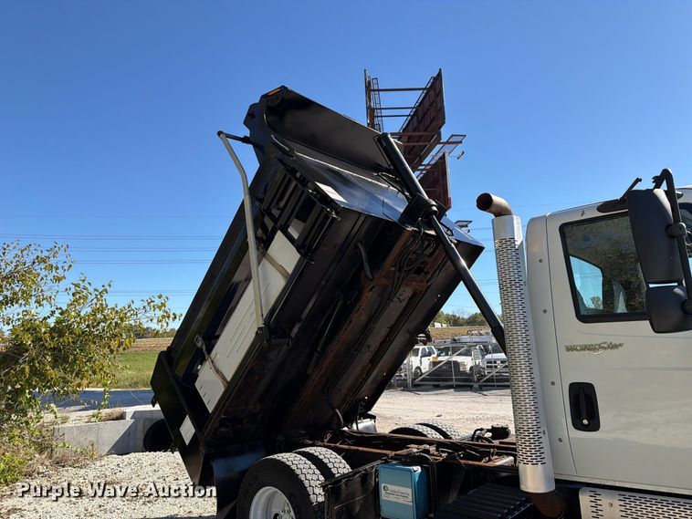 image for item FT6490 2014 International WorkStar 7400 spreader truck