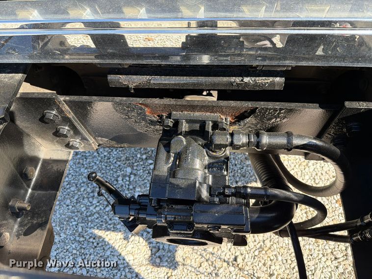 image for item FT6490 2014 International WorkStar 7400 spreader truck