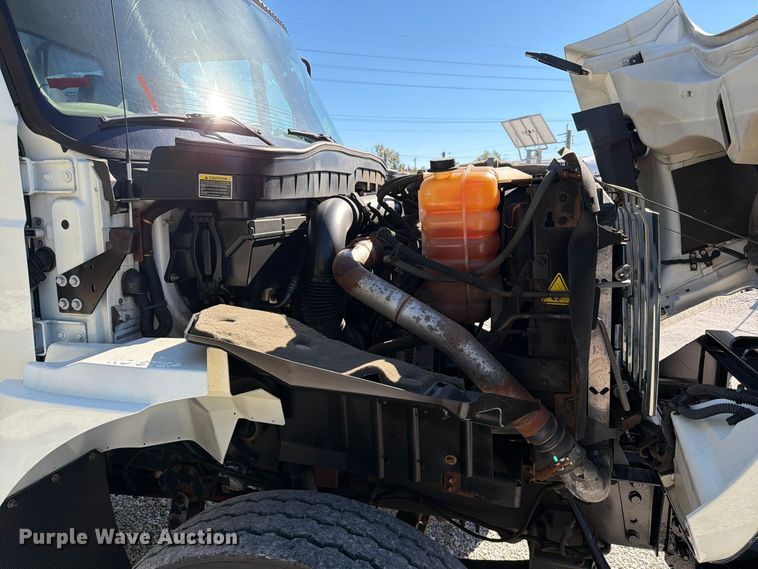 image for item FT6490 2014 International WorkStar 7400 spreader truck