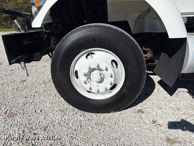 image for item FT6490 2014 International WorkStar 7400 spreader truck