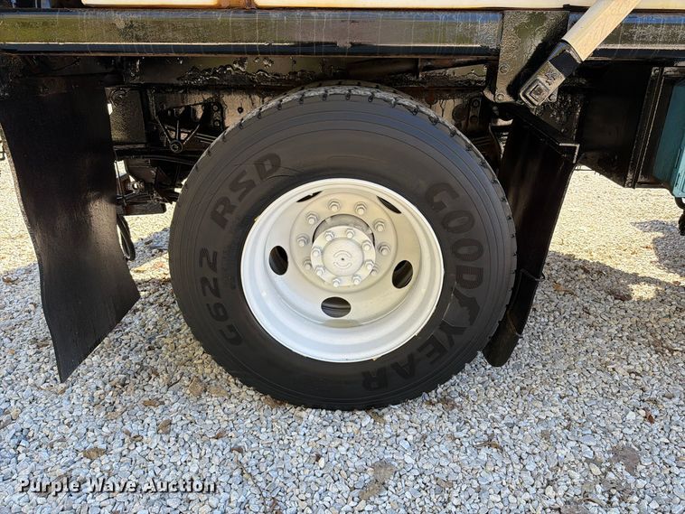 image for item FT6490 2014 International WorkStar 7400 spreader truck