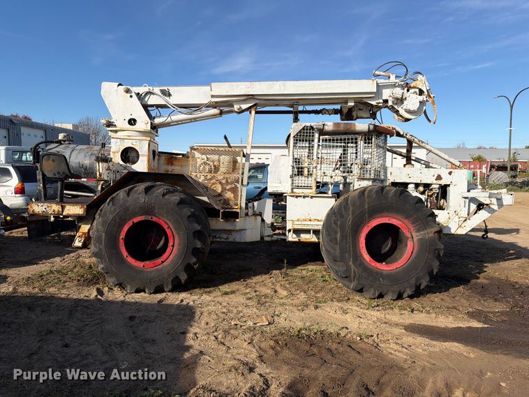 image for item FT6893 Skidder