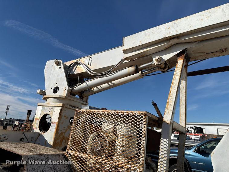 image for item FT6893 Skidder