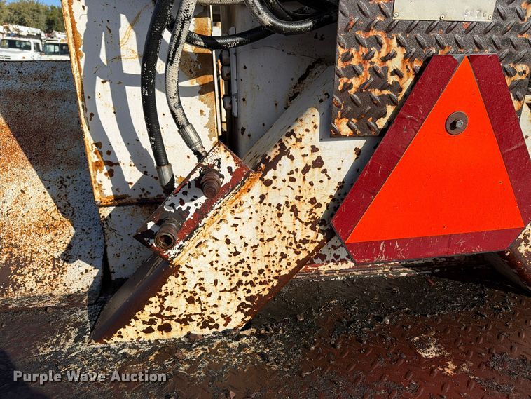 image for item FT6893 Skidder