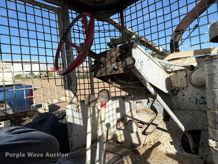 image for item FT6893 Skidder