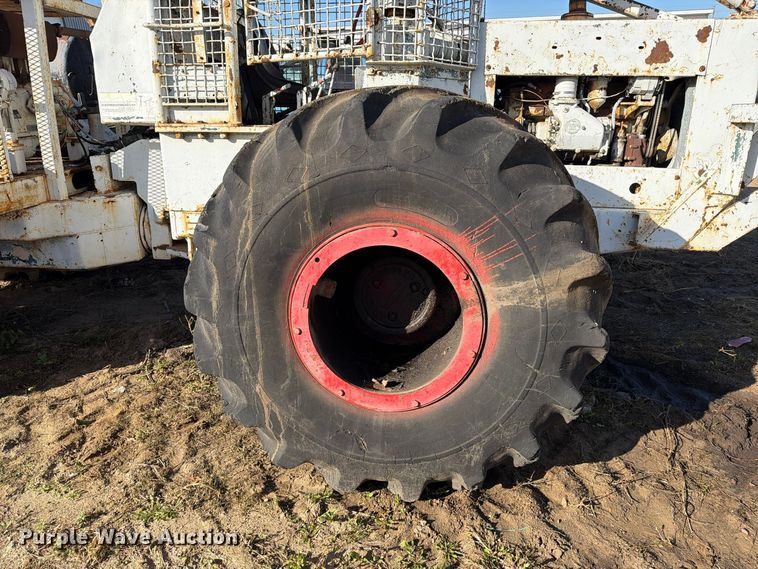 image for item FT6893 Skidder