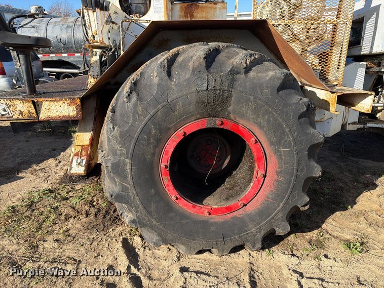 image for item FT6893 Skidder