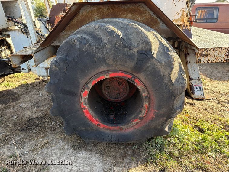 image for item FT6893 Skidder