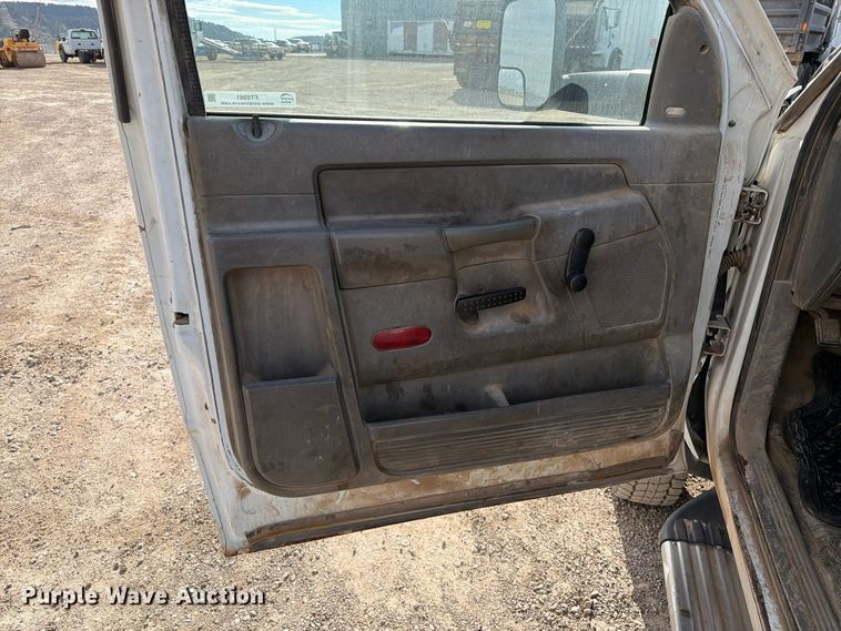 image for item FT6981 2008 Sterling Bullet truck cab and chassis